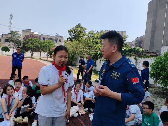 湖北沙洋县后港小学：开展防溺水安全培训 筑牢生命安全防线 (图1)