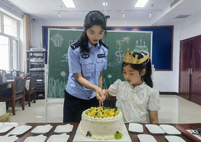 警营护童心 “警”彩伴暑假——绛县公安第三期警娃暑期托管班温情满溢(图5)